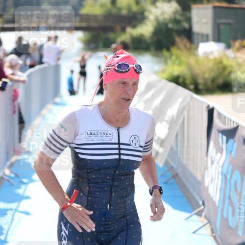 25.08.2024 - Elbe Triathlon Hamburg H.Heesch http://msf.ph/oto/6845665 25.08.2024 14:44:12 Schwimmen  meine-sportfotos.de