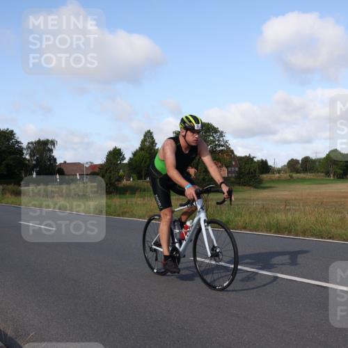 25.08.2024 - Elbe Triathlon Hamburg Fuchs,  Jonas http://msf.ph/oto/6845667 25.08.2024 09:48:24 Radfahren 323, 499, 491, 393, 203, 517, 366, 549 meine-sportfotos.de