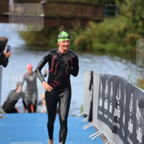 25.08.2024 - Elbe Triathlon Hamburg H.Heesch http://msf.ph/oto/6845672 25.08.2024 08:48:41 Schwimmen 114, 133, 143, 170 meine-sportfotos.de