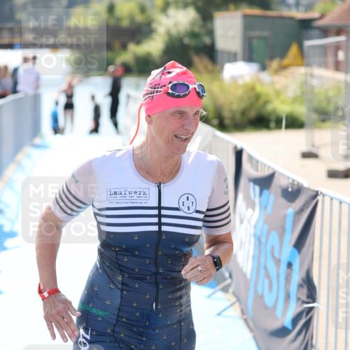 25.08.2024 - Elbe Triathlon Hamburg H.Heesch http://msf.ph/oto/6845681 25.08.2024 14:44:13 Schwimmen  meine-sportfotos.de