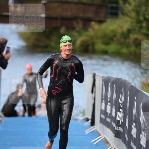 25.08.2024 - Elbe Triathlon Hamburg H.Heesch http://msf.ph/oto/6845683 25.08.2024 08:48:41 Schwimmen 114, 133, 143, 170 meine-sportfotos.de