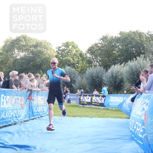 25.08.2024 - Elbe Triathlon Hamburg H.Heesch http://msf.ph/oto/6845685 25.08.2024 10:37:54 Ziel 167 meine-sportfotos.de
