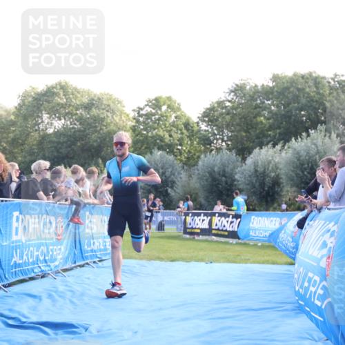 25.08.2024 - Elbe Triathlon Hamburg H.Heesch http://msf.ph/oto/6845694 25.08.2024 10:37:54 Ziel 167 meine-sportfotos.de