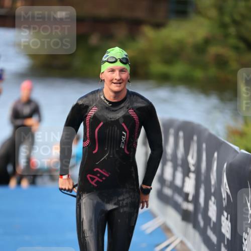 25.08.2024 - Elbe Triathlon Hamburg H.Heesch http://msf.ph/oto/6845712 25.08.2024 08:48:42 Schwimmen 114, 133, 143, 170 meine-sportfotos.de