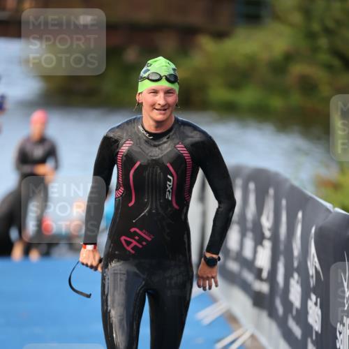 25.08.2024 - Elbe Triathlon Hamburg H.Heesch http://msf.ph/oto/6845718 25.08.2024 08:48:42 Schwimmen 114, 133, 143, 170 meine-sportfotos.de