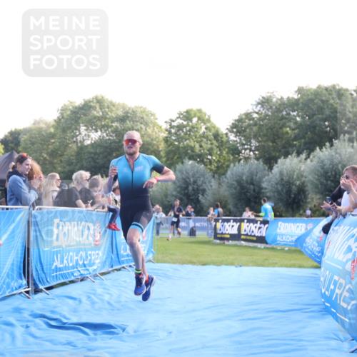 25.08.2024 - Elbe Triathlon Hamburg H.Heesch http://msf.ph/oto/6845719 25.08.2024 10:37:55 Ziel 167 meine-sportfotos.de