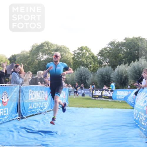 25.08.2024 - Elbe Triathlon Hamburg H.Heesch http://msf.ph/oto/6845730 25.08.2024 10:37:55 Ziel 167 meine-sportfotos.de
