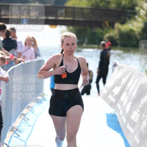 25.08.2024 - Elbe Triathlon Hamburg H.Heesch http://msf.ph/oto/6845731 25.08.2024 14:44:18 Schwimmen  meine-sportfotos.de