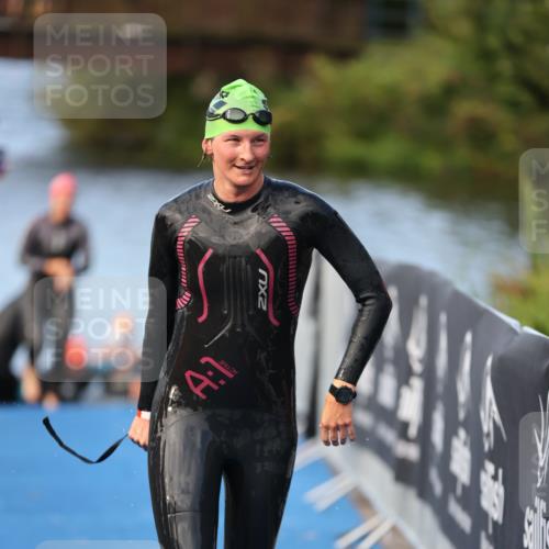 25.08.2024 - Elbe Triathlon Hamburg H.Heesch http://msf.ph/oto/6845734 25.08.2024 08:48:42 Schwimmen 114, 133, 143, 170 meine-sportfotos.de