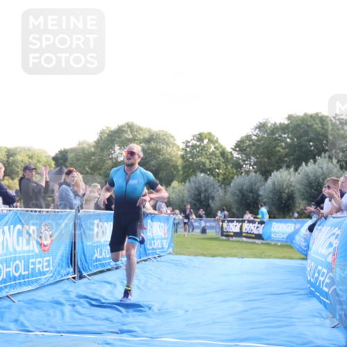 25.08.2024 - Elbe Triathlon Hamburg H.Heesch http://msf.ph/oto/6845743 25.08.2024 10:37:55 Ziel 167 meine-sportfotos.de