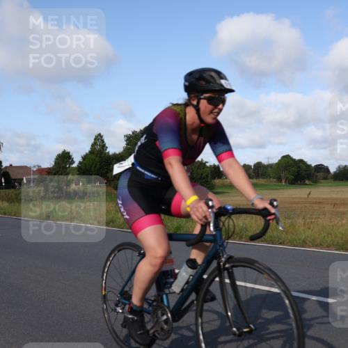 25.08.2024 - Elbe Triathlon Hamburg Fuchs,  Jonas http://msf.ph/oto/6845748 25.08.2024 09:48:28 Radfahren 393, 203, 517, 366, 549, 352 meine-sportfotos.de