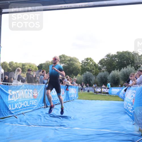 25.08.2024 - Elbe Triathlon Hamburg H.Heesch http://msf.ph/oto/6845750 25.08.2024 10:37:55 Ziel 167 meine-sportfotos.de
