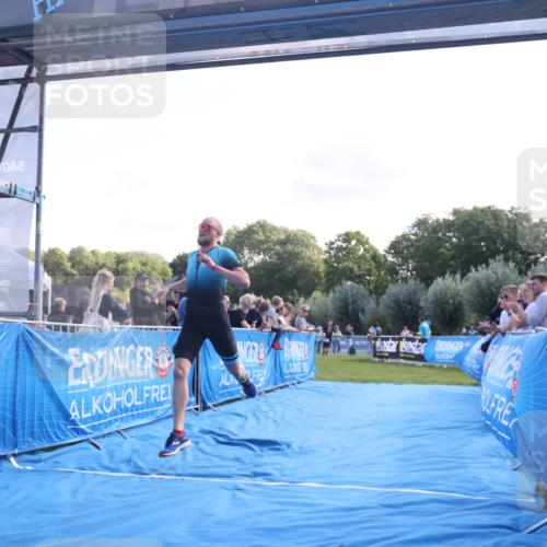 25.08.2024 - Elbe Triathlon Hamburg H.Heesch http://msf.ph/oto/6845762 25.08.2024 10:37:55 Ziel 167 meine-sportfotos.de