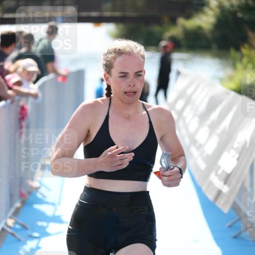 25.08.2024 - Elbe Triathlon Hamburg H.Heesch http://msf.ph/oto/6845768 25.08.2024 14:44:19 Schwimmen  meine-sportfotos.de