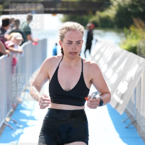 25.08.2024 - Elbe Triathlon Hamburg H.Heesch http://msf.ph/oto/6845775 25.08.2024 14:44:19 Schwimmen  meine-sportfotos.de
