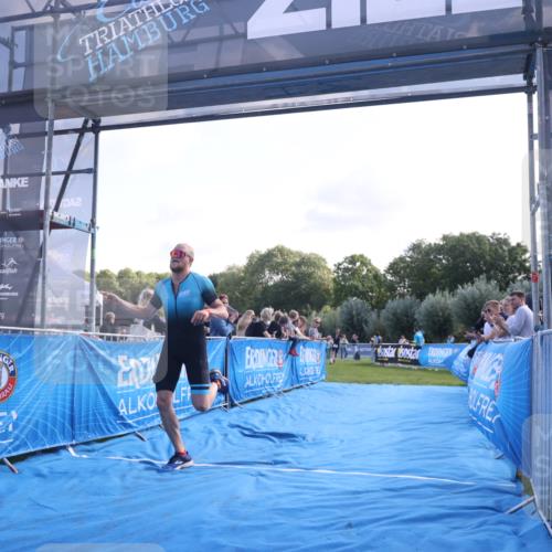 25.08.2024 - Elbe Triathlon Hamburg H.Heesch http://msf.ph/oto/6845776 25.08.2024 10:37:55 Ziel 167 meine-sportfotos.de