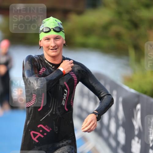 25.08.2024 - Elbe Triathlon Hamburg H.Heesch http://msf.ph/oto/6845778 25.08.2024 08:48:43 Schwimmen 114, 133, 143, 170 meine-sportfotos.de