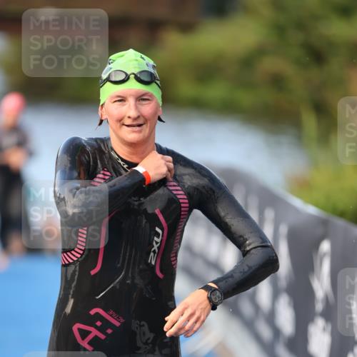 25.08.2024 - Elbe Triathlon Hamburg H.Heesch http://msf.ph/oto/6845793 25.08.2024 08:48:43 Schwimmen 114, 133, 143, 170 meine-sportfotos.de