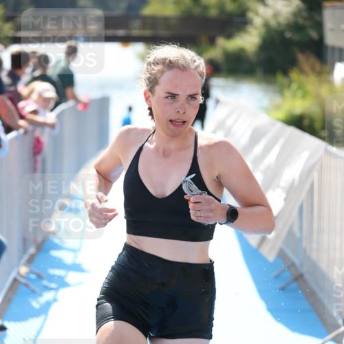 25.08.2024 - Elbe Triathlon Hamburg H.Heesch http://msf.ph/oto/6845794 25.08.2024 14:44:19 Schwimmen  meine-sportfotos.de
