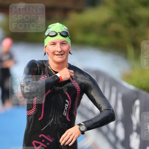 25.08.2024 - Elbe Triathlon Hamburg H.Heesch http://msf.ph/oto/6845797 25.08.2024 08:48:43 Schwimmen 114, 133, 143, 170 meine-sportfotos.de