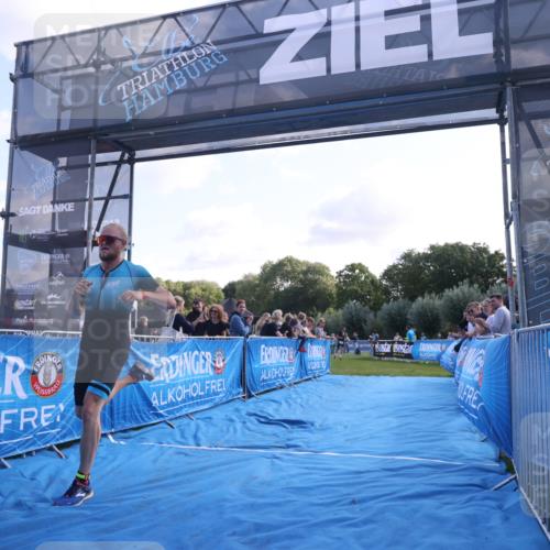 25.08.2024 - Elbe Triathlon Hamburg H.Heesch http://msf.ph/oto/6845821 25.08.2024 10:37:56 Ziel 160, 167 meine-sportfotos.de