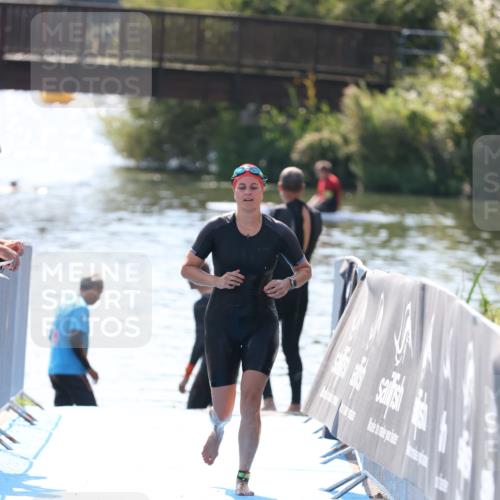 25.08.2024 - Elbe Triathlon Hamburg H.Heesch http://msf.ph/oto/6845830 25.08.2024 14:44:50 Schwimmen  meine-sportfotos.de
