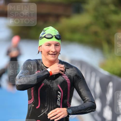 25.08.2024 - Elbe Triathlon Hamburg H.Heesch http://msf.ph/oto/6845833 25.08.2024 08:48:44 Schwimmen 114, 133, 143, 170 meine-sportfotos.de