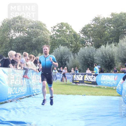 25.08.2024 - Elbe Triathlon Hamburg H.Heesch http://msf.ph/oto/6845837 25.08.2024 10:38:03 Ziel 160, 167 meine-sportfotos.de