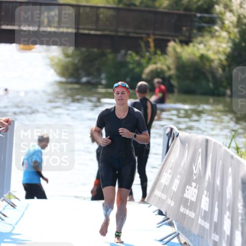 25.08.2024 - Elbe Triathlon Hamburg H.Heesch http://msf.ph/oto/6845839 25.08.2024 14:44:50 Schwimmen  meine-sportfotos.de