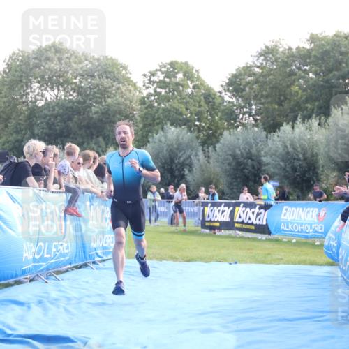 25.08.2024 - Elbe Triathlon Hamburg H.Heesch http://msf.ph/oto/6845843 25.08.2024 10:38:03 Ziel 160, 167 meine-sportfotos.de