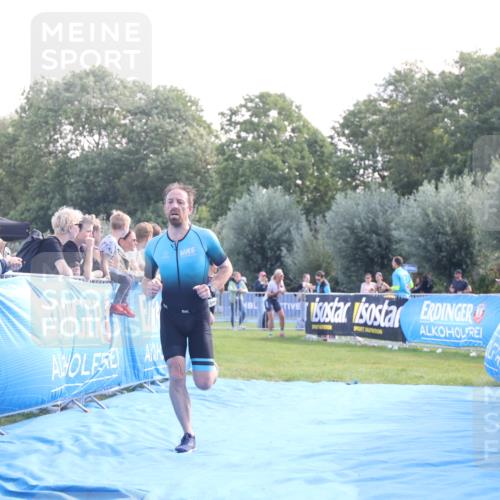 25.08.2024 - Elbe Triathlon Hamburg H.Heesch http://msf.ph/oto/6845858 25.08.2024 10:38:03 Ziel 160, 167 meine-sportfotos.de