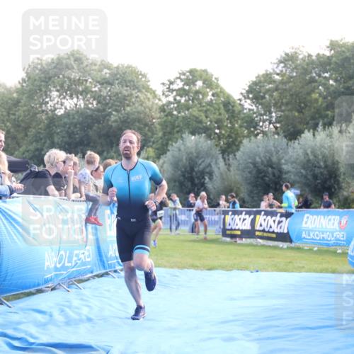 25.08.2024 - Elbe Triathlon Hamburg H.Heesch http://msf.ph/oto/6845861 25.08.2024 10:38:03 Ziel 160, 167 meine-sportfotos.de