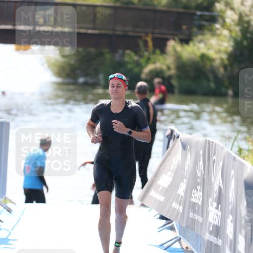 25.08.2024 - Elbe Triathlon Hamburg H.Heesch http://msf.ph/oto/6845864 25.08.2024 14:44:51 Schwimmen  meine-sportfotos.de