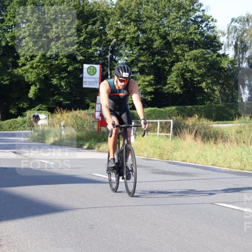 25.08.2024 - Elbe Triathlon Hamburg Fuchs,  Jonas http://msf.ph/oto/6845865 25.08.2024 09:07:23 Radfahren 190, 48, 308, 203, 100, 298, 159 meine-sportfotos.de