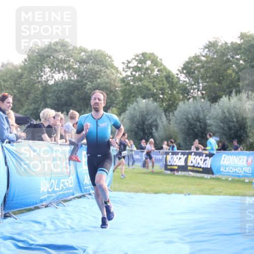 25.08.2024 - Elbe Triathlon Hamburg H.Heesch http://msf.ph/oto/6845866 25.08.2024 10:38:03 Ziel 160, 167 meine-sportfotos.de