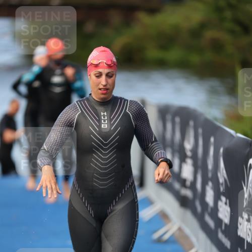 25.08.2024 - Elbe Triathlon Hamburg H.Heesch http://msf.ph/oto/6845867 25.08.2024 08:48:49 Schwimmen 114, 133, 143, 170, 177 meine-sportfotos.de