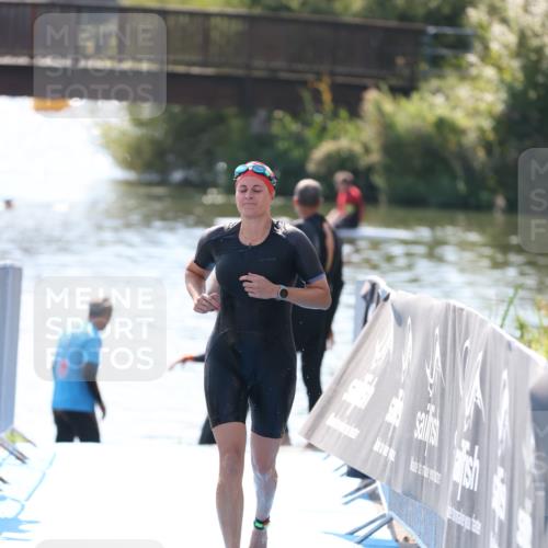 25.08.2024 - Elbe Triathlon Hamburg H.Heesch http://msf.ph/oto/6845870 25.08.2024 14:44:51 Schwimmen  meine-sportfotos.de