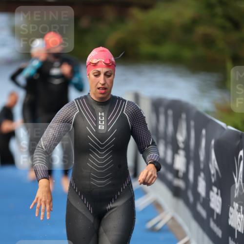 25.08.2024 - Elbe Triathlon Hamburg H.Heesch http://msf.ph/oto/6845875 25.08.2024 08:48:49 Schwimmen 114, 133, 143, 170, 177 meine-sportfotos.de