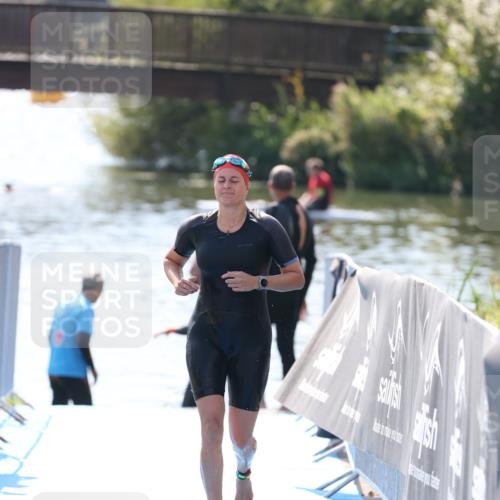 25.08.2024 - Elbe Triathlon Hamburg H.Heesch http://msf.ph/oto/6845877 25.08.2024 14:44:51 Schwimmen  meine-sportfotos.de
