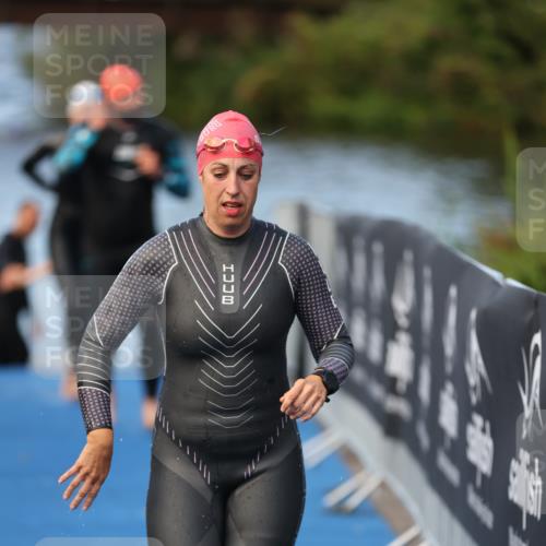 25.08.2024 - Elbe Triathlon Hamburg H.Heesch http://msf.ph/oto/6845883 25.08.2024 08:48:49 Schwimmen 114, 133, 143, 170, 177 meine-sportfotos.de