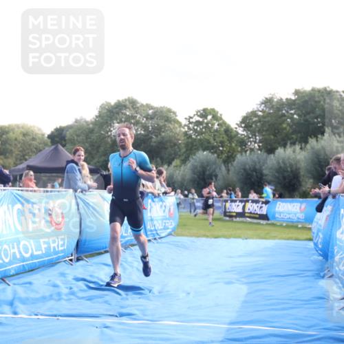25.08.2024 - Elbe Triathlon Hamburg H.Heesch http://msf.ph/oto/6845886 25.08.2024 10:38:03 Ziel 160, 167 meine-sportfotos.de
