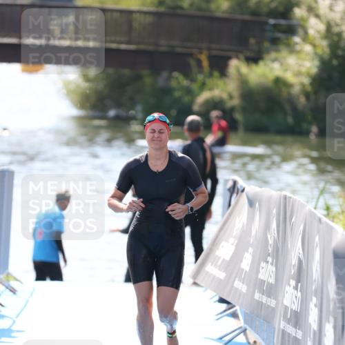 25.08.2024 - Elbe Triathlon Hamburg H.Heesch http://msf.ph/oto/6845891 25.08.2024 14:44:51 Schwimmen  meine-sportfotos.de