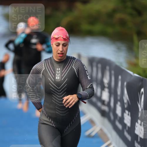 25.08.2024 - Elbe Triathlon Hamburg H.Heesch http://msf.ph/oto/6845894 25.08.2024 08:48:49 Schwimmen 114, 133, 143, 170, 177 meine-sportfotos.de