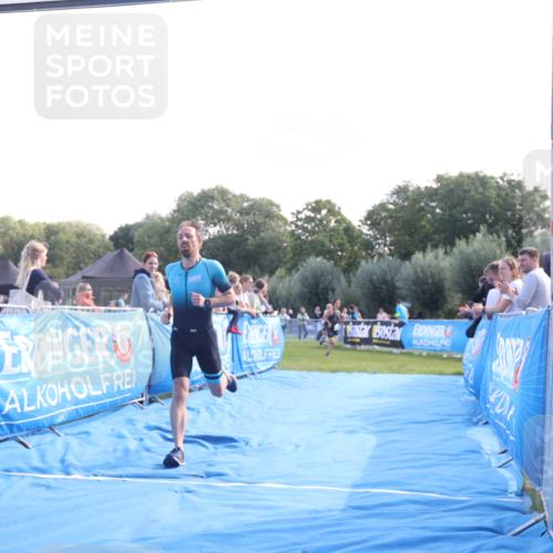 25.08.2024 - Elbe Triathlon Hamburg H.Heesch http://msf.ph/oto/6845897 25.08.2024 10:38:03 Ziel 160, 167 meine-sportfotos.de