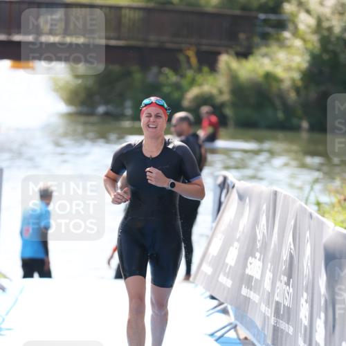 25.08.2024 - Elbe Triathlon Hamburg H.Heesch http://msf.ph/oto/6845902 25.08.2024 14:44:52 Schwimmen  meine-sportfotos.de