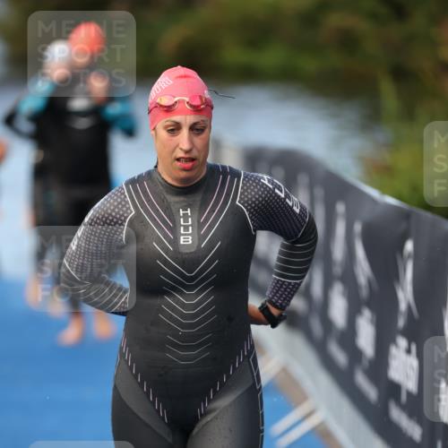 25.08.2024 - Elbe Triathlon Hamburg H.Heesch http://msf.ph/oto/6845912 25.08.2024 08:48:50 Schwimmen 114, 133, 143, 170, 177 meine-sportfotos.de
