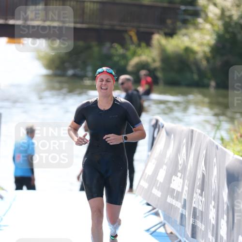 25.08.2024 - Elbe Triathlon Hamburg H.Heesch http://msf.ph/oto/6845913 25.08.2024 14:44:52 Schwimmen  meine-sportfotos.de