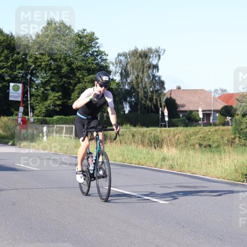25.08.2024 - Elbe Triathlon Hamburg Fuchs,  Jonas http://msf.ph/oto/6845914 25.08.2024 09:07:26 Radfahren 48, 308, 203, 100, 298, 159 meine-sportfotos.de