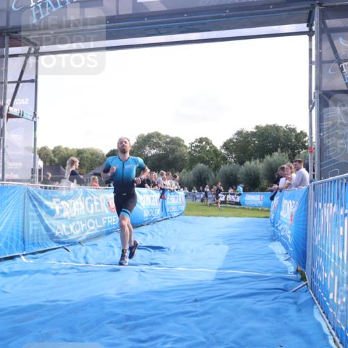 25.08.2024 - Elbe Triathlon Hamburg H.Heesch http://msf.ph/oto/6845915 25.08.2024 10:38:04 Ziel 160 meine-sportfotos.de