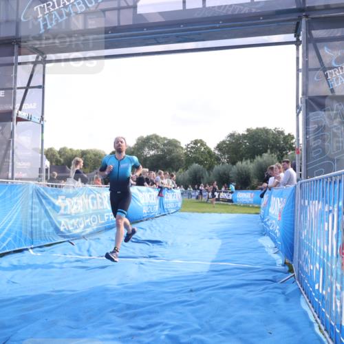 25.08.2024 - Elbe Triathlon Hamburg H.Heesch http://msf.ph/oto/6845920 25.08.2024 10:38:04 Ziel 160 meine-sportfotos.de